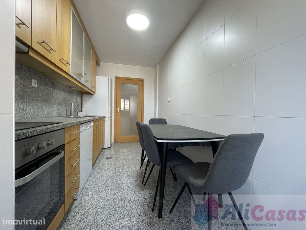 **Apartamento T2 para Venda na Avenida da República, Junto à Câmara-4