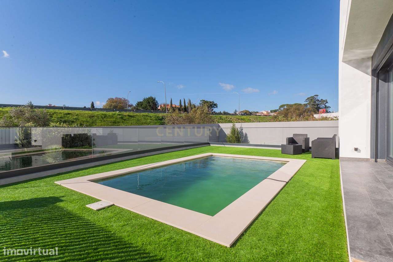 Excelente moradia geminada V4 em Urbanização nova na zona de Albarraqu-5