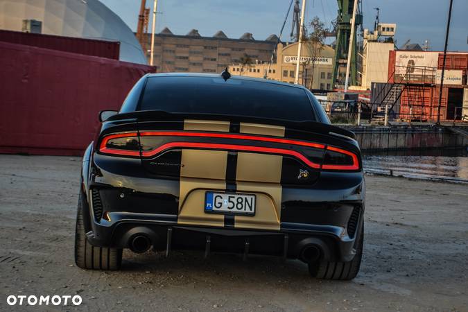 Dodge Charger 6.4 Scat Pack Widebody - 10