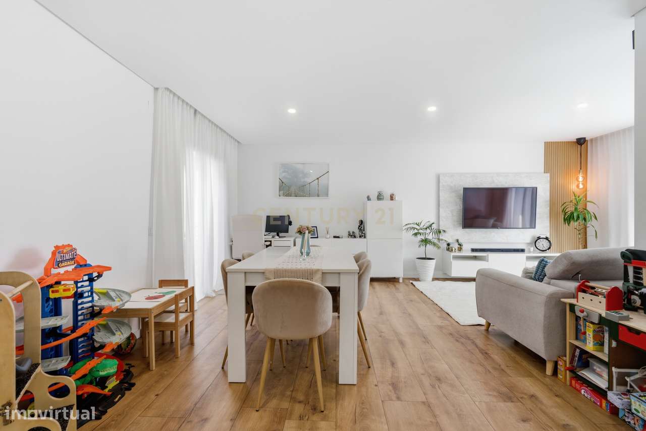 Moradia T3+1 Totalmente Remodelada  em 2026 com Piscina, Painéis Solar-6