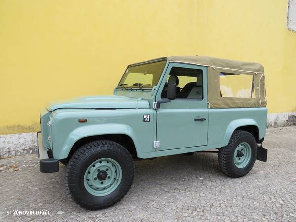 Land Rover Defender - 4