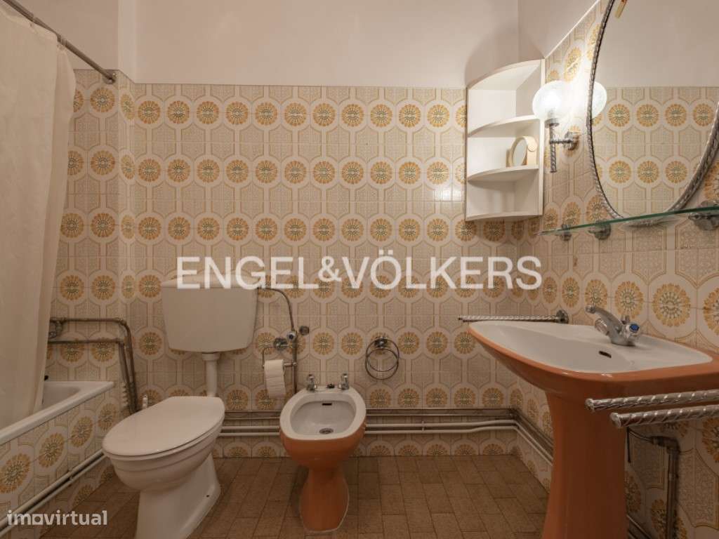 Prédio Misto de 3 Pisos com Jardim e Anexo Habitacional - Santo And...-10