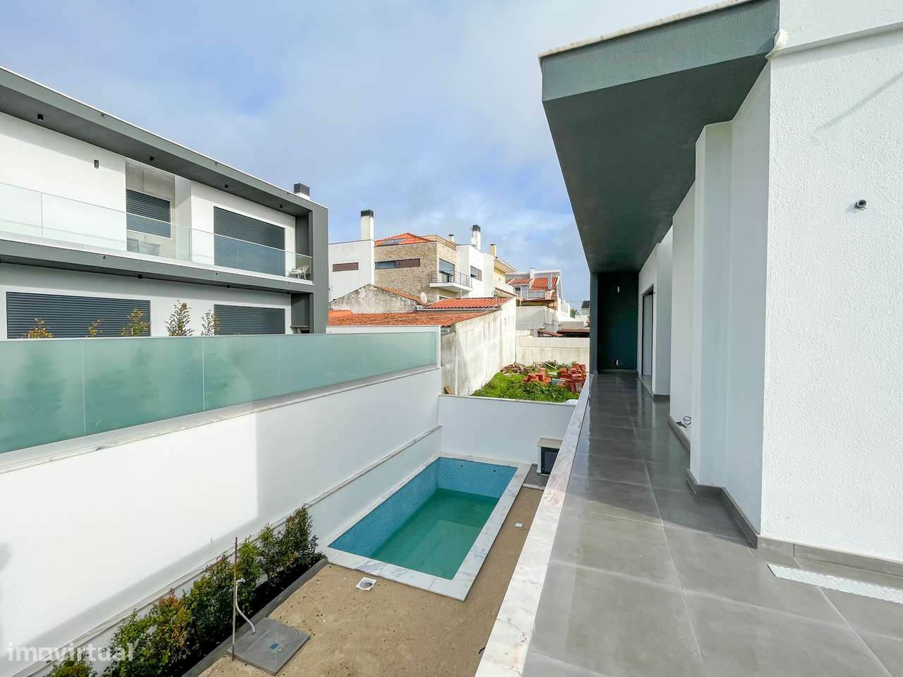 Moradia T4 com Piscina - Santa Iria de Azoia (Bairro da Salvação)-28