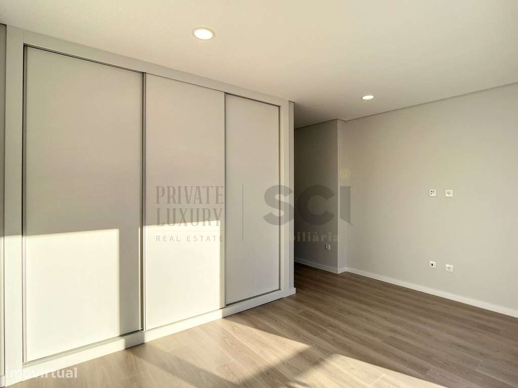 Moradia T3 Independente Térrea em Azeitão Garagem Piscina-26