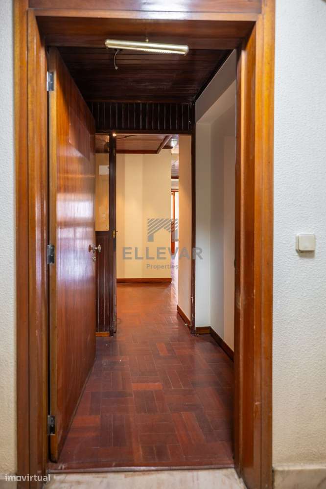 ESCRITÓRIO LOCALIZADO NO CENTRO DO FUNCHAL-16