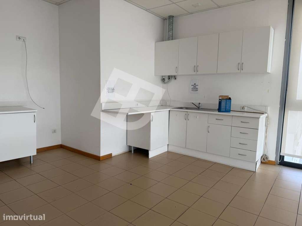 Escritório c/ Garagem - Zona Ind. Taboeira - Aveiro - Grande imagem: 4/31