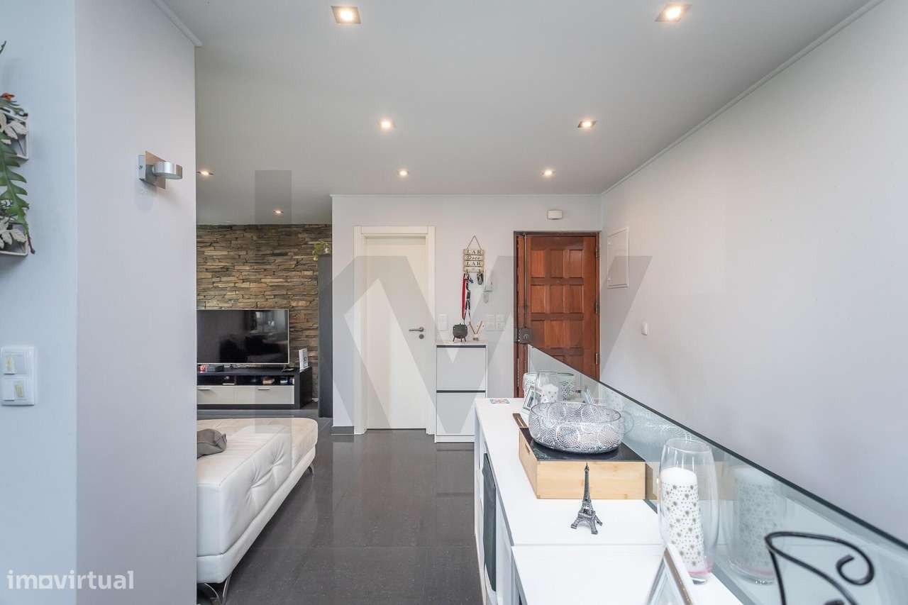 Exclusivo Duplex T3 Remodelado com Garagem Box Independentemente na Ri-15