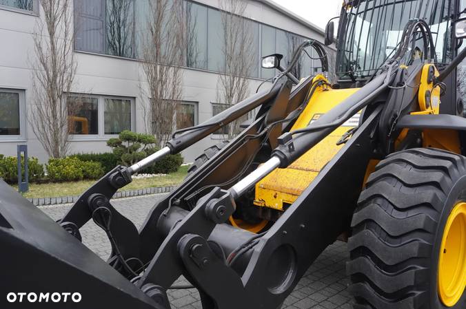 JCB 437 HT T4 / Long reach / 17t - 23