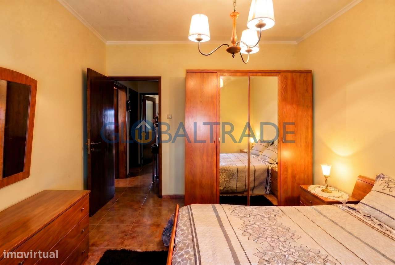 Moradia T2 com Terreno de 537m² e Potencial de Duas Habitações – Maia-26