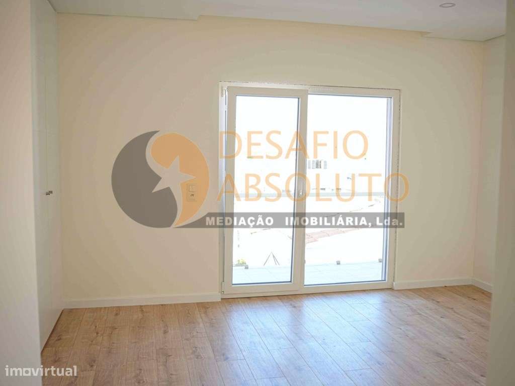 Moradia geminada térrea T1+2-4