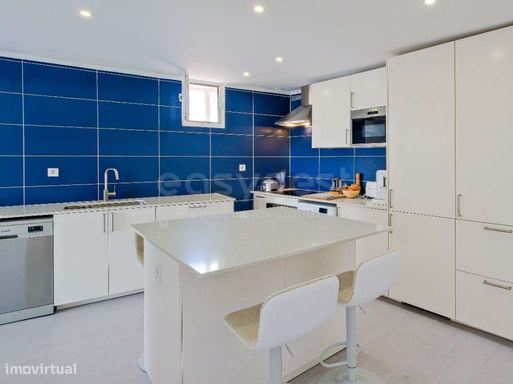 T2 remodelado no coração de Lisboa, entre o Bairro Alto e Santos-21