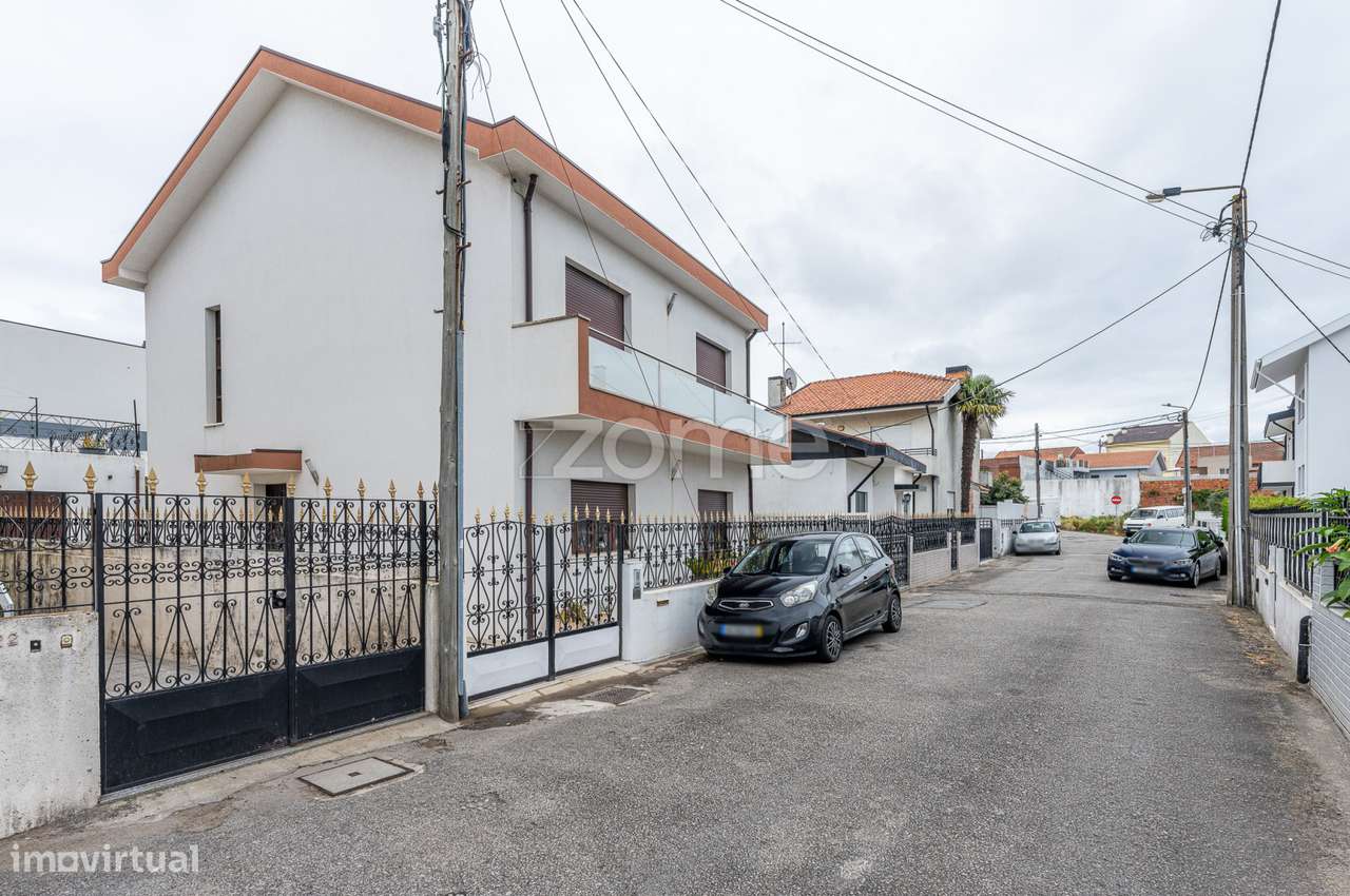 Moradia T3 em Guifões em zona tranquila e com bons acessos - Grande imagem: 3/45