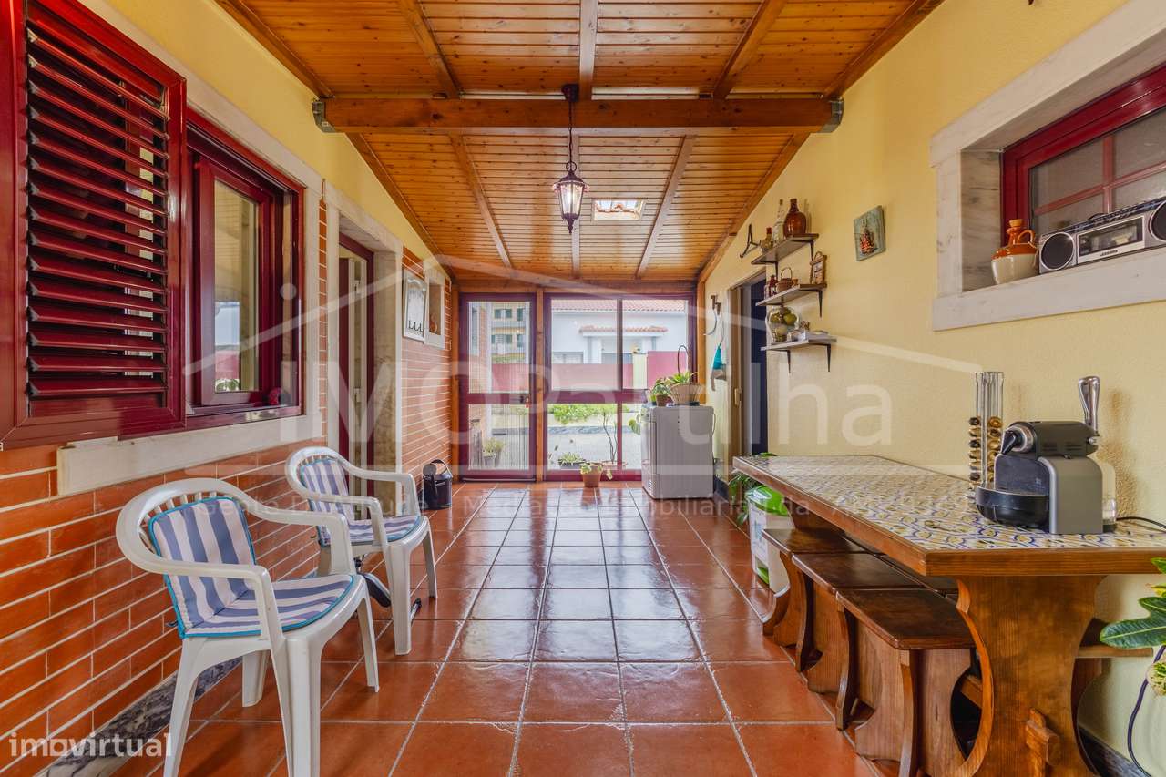 Moradia T3 | 212m2 | c/Jardim e Garagem | Odivelas-10