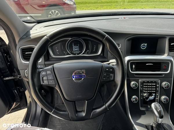 Volvo V60 D3 Geartronic Momentum - 19