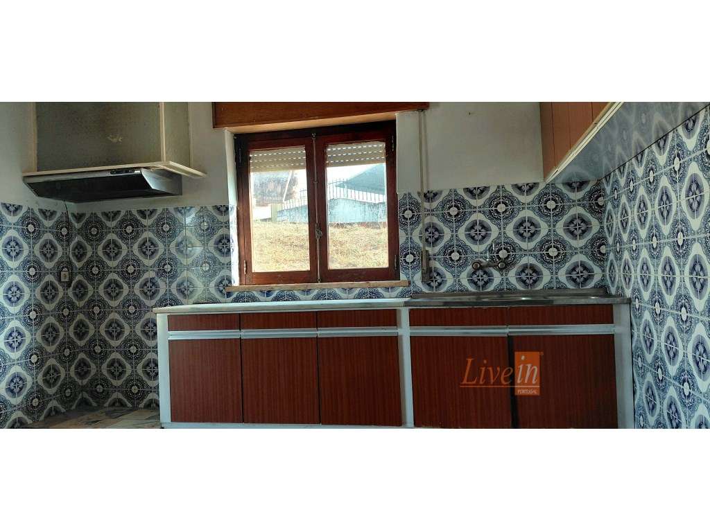 Moradia T2 com Garagem localizada em Ota em Alenquer - Grande imagem: 3/17