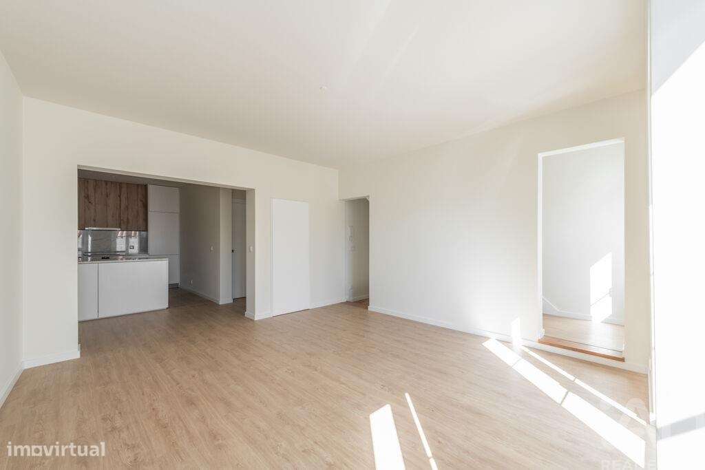 Duplex T2 em Santa Maria Maior de 100,00 m2 - Grande imagem: 2/27