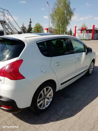 Peugeot 3008 2.0 HDi HYbrid4 - 25