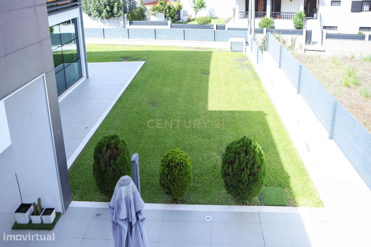 Casa Moderna T4 em Fermentelos, Águeda-15