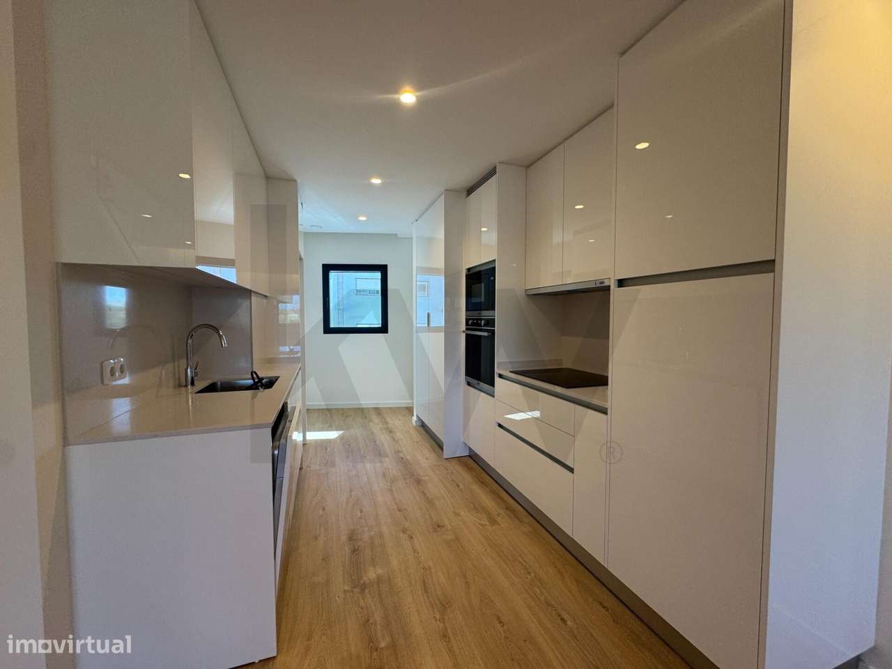 T2 Duplex em Repeses: Espaço e Privacidade num Refúgio Moderno - Grande imagem: 5/16