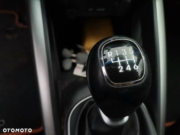 Hyundai Veloster 1.6 GDI Premium - 18