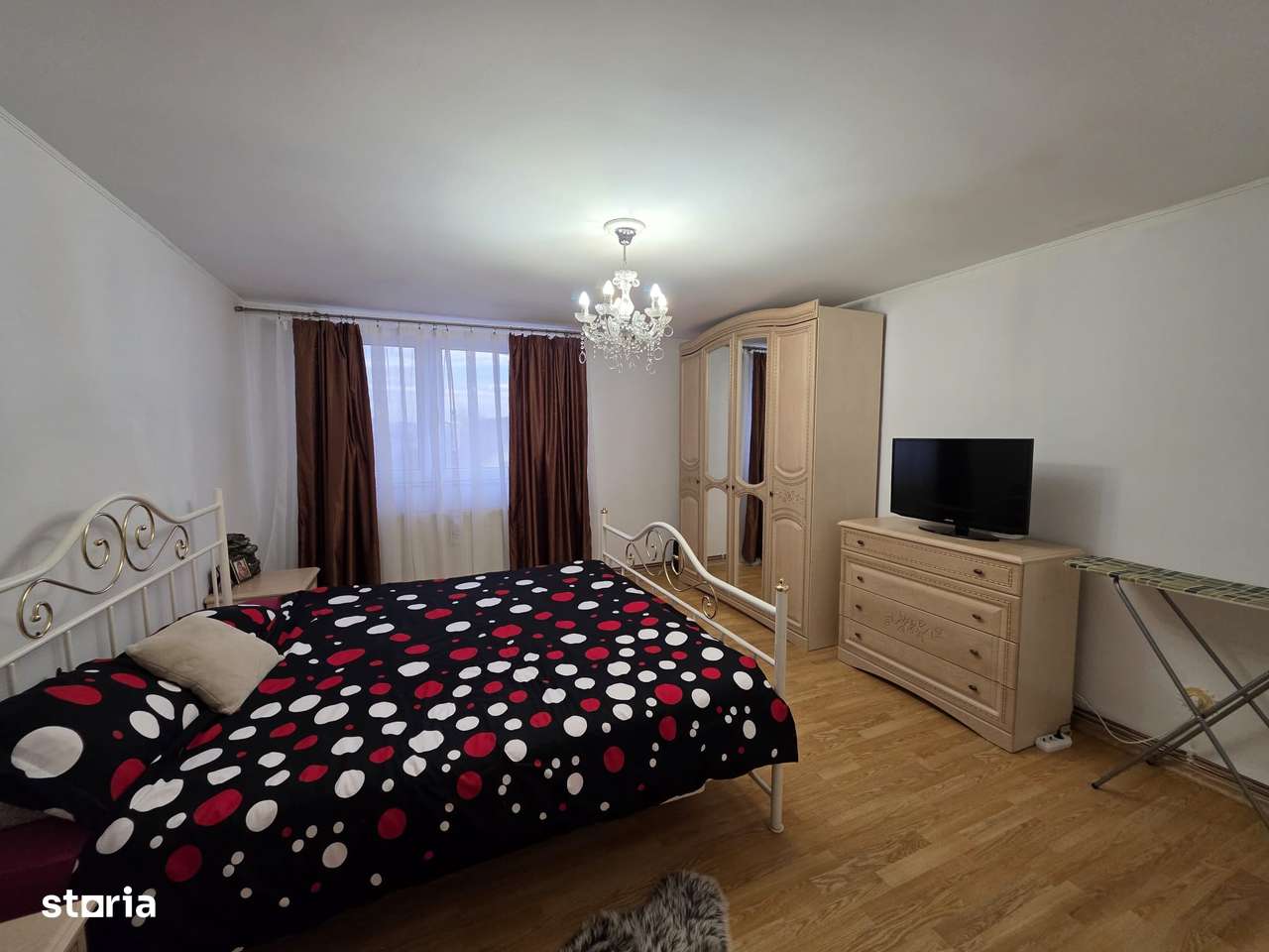 Casă spațioasă cu etaj, utilități complete și piscină – Simeria, HD-13