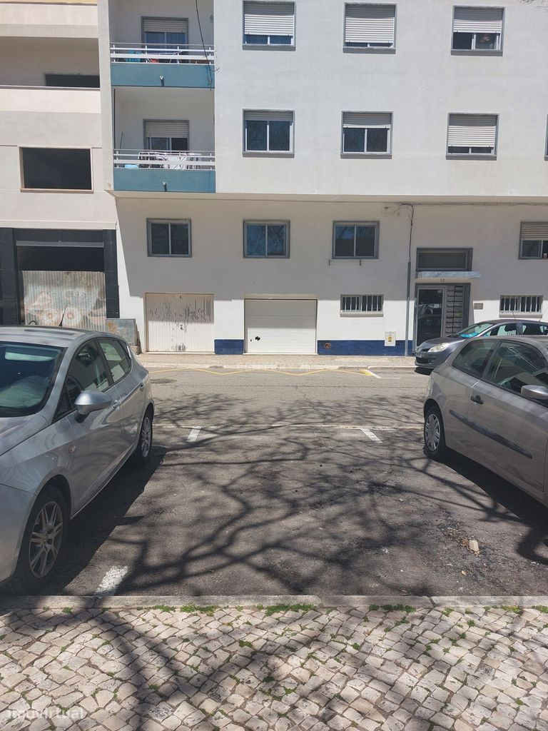 Garagem em box com excelentes áreas no centro de Portimão