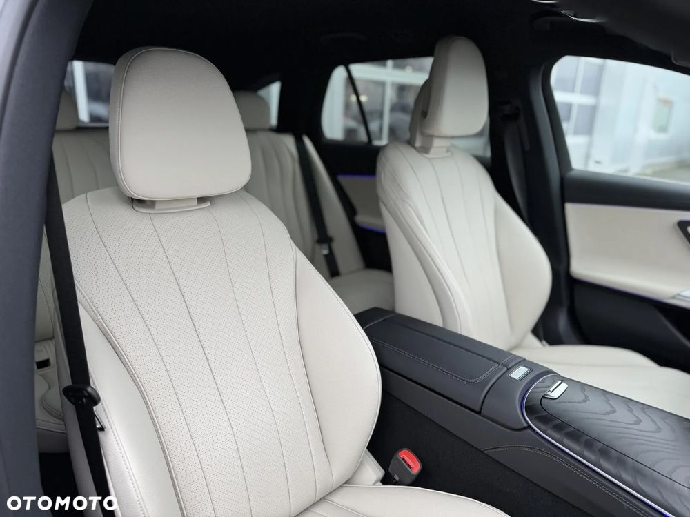 E220d 4Matic kombi, Linia AMG Advanced Plus, Kamera 360, Hak