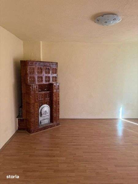 Etaj Casa Pucioasa Duplex cu intrare separata Anexa Bucatarie Beci - Imagine principală: 4/8