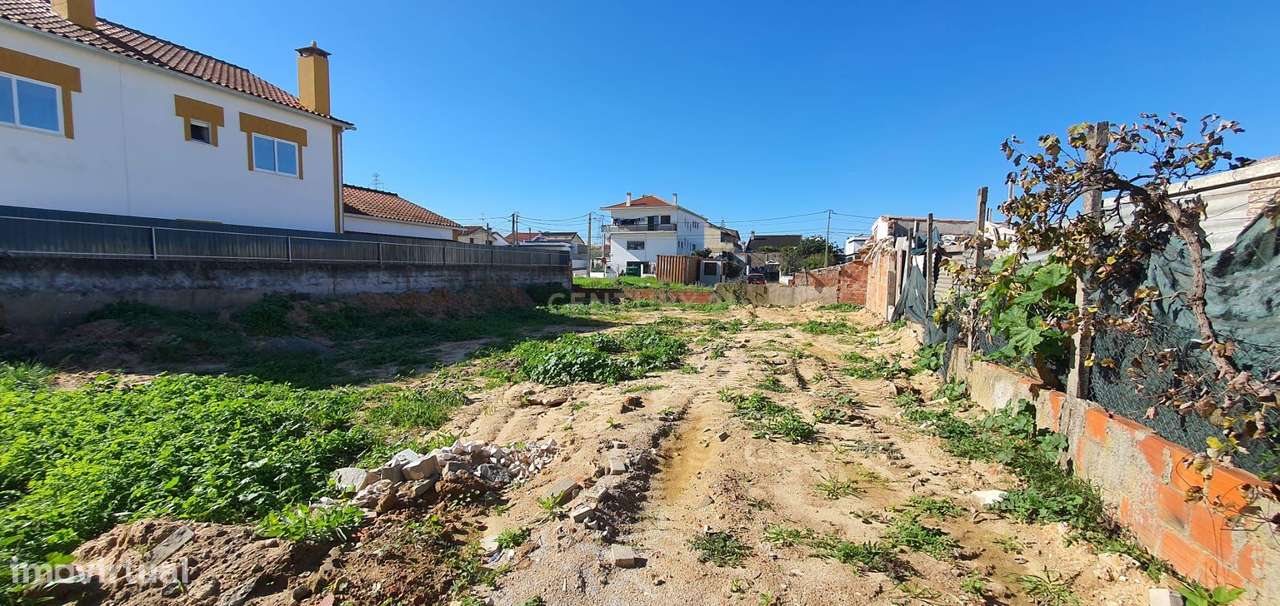 Terreno em  Fernão Ferro área generosa com projeto para moradia isolad - Grande imagem: 2/14