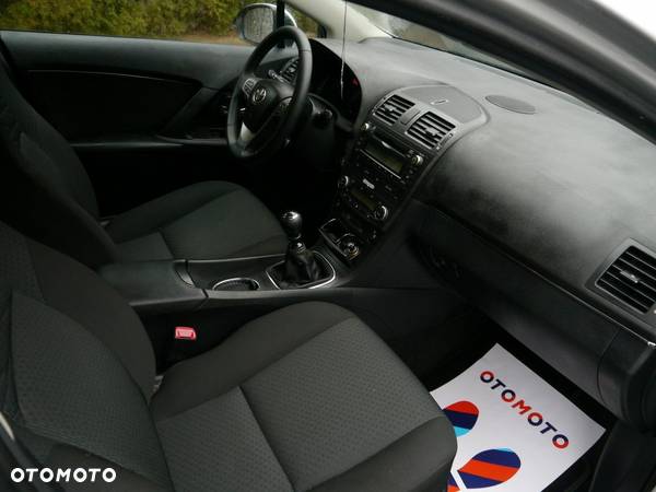 Toyota Avensis 1.8 Active - 21