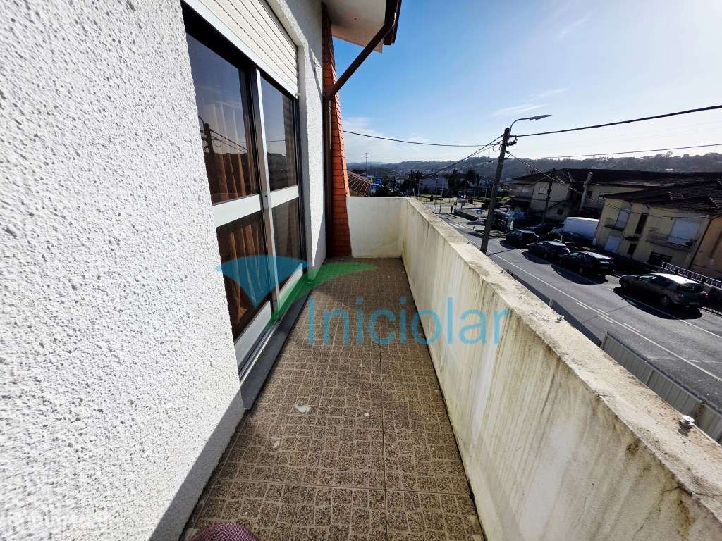 Moradia T3| 3 Frentes| Armazém| Centro de Sao Pedro da Cova-14