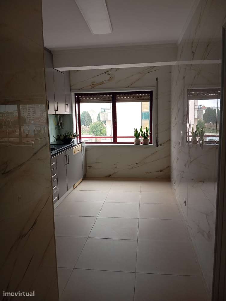 Magnífico apartamento T2 em S. João da Madeira-5