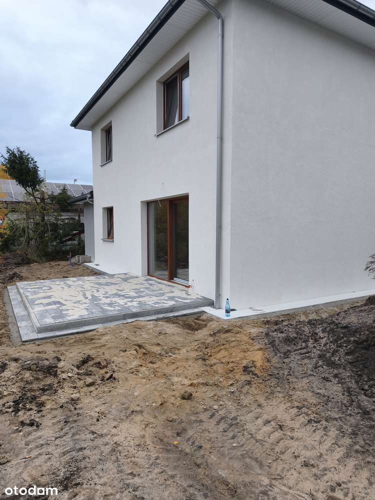 Nowoczesny dom 227 m² z ogrodem i garażem - Pełny obrazek: 4/4