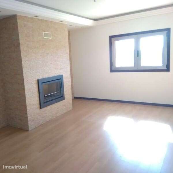 Excelente T2 com garagem!-8