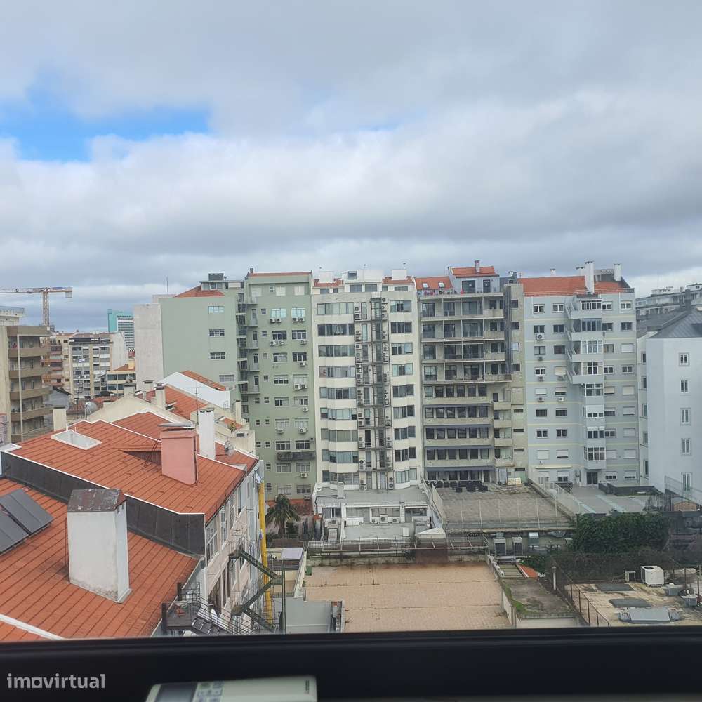 Escritório c/ 1 lugar de estacionamento na Avenida 5 de Outubro - Grande imagem: 3/12