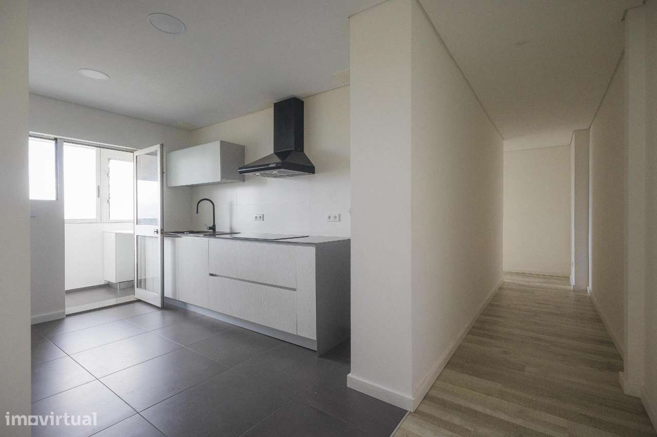 Apartamento T2 Remodelado - Urbanização de Vila D´Este - Vila... - Grande imagem: 5/26