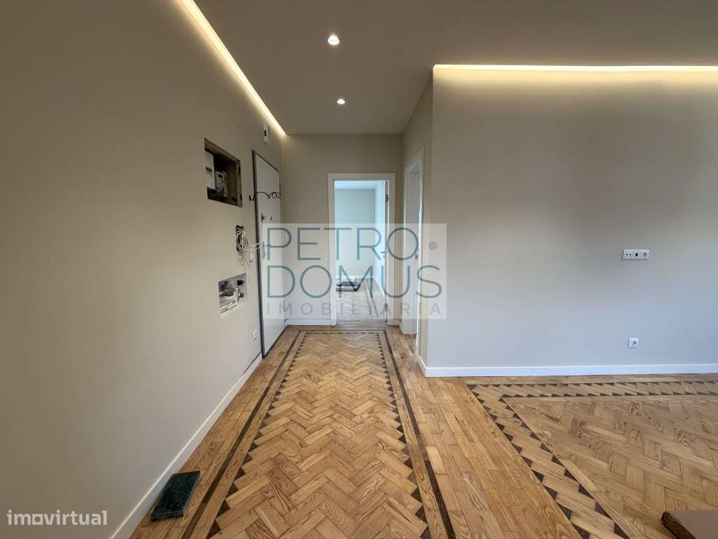 T2 TOTALMENTE REMODELADO EM CONDOMÍNIO COM PISCINA - PENHA DE FRANÇA-10