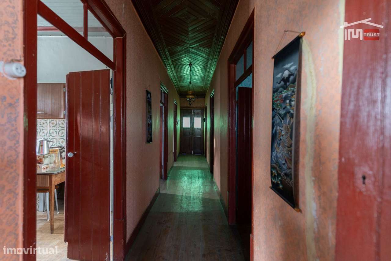 Moradia T3 para recuperar em Vale Travesso, Ourém-10