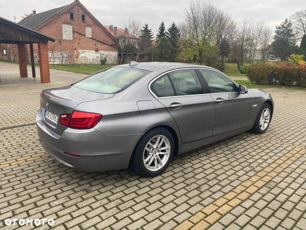 BMW Seria 5 525d Luxury Line - 7