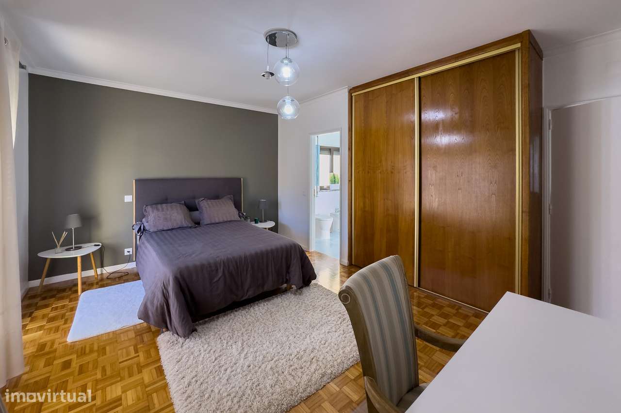 Moradia de Luxo T4 | Piscina Aquecida | Exclusividade Total em Amares-23