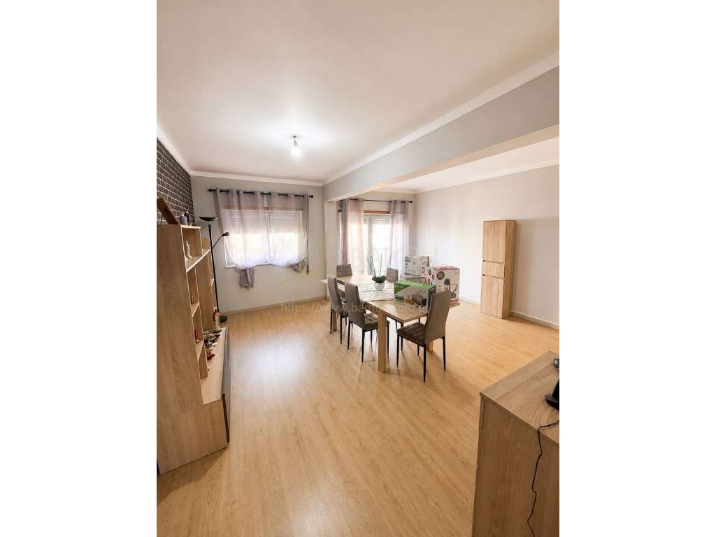 Apartamento T3 no centro de Valença para venda-2
