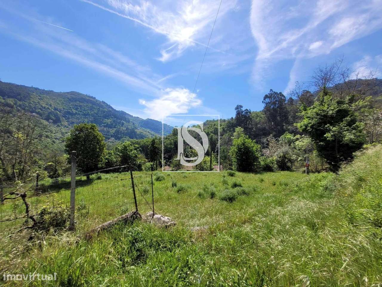 Moradia em Pedra para recuperar na zona de Cinfães. - Grande imagem: 4/9