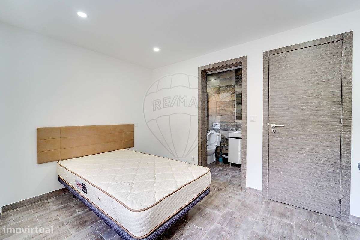 Moradia de investimento T 12 para venda na Quinta da Conraria-11