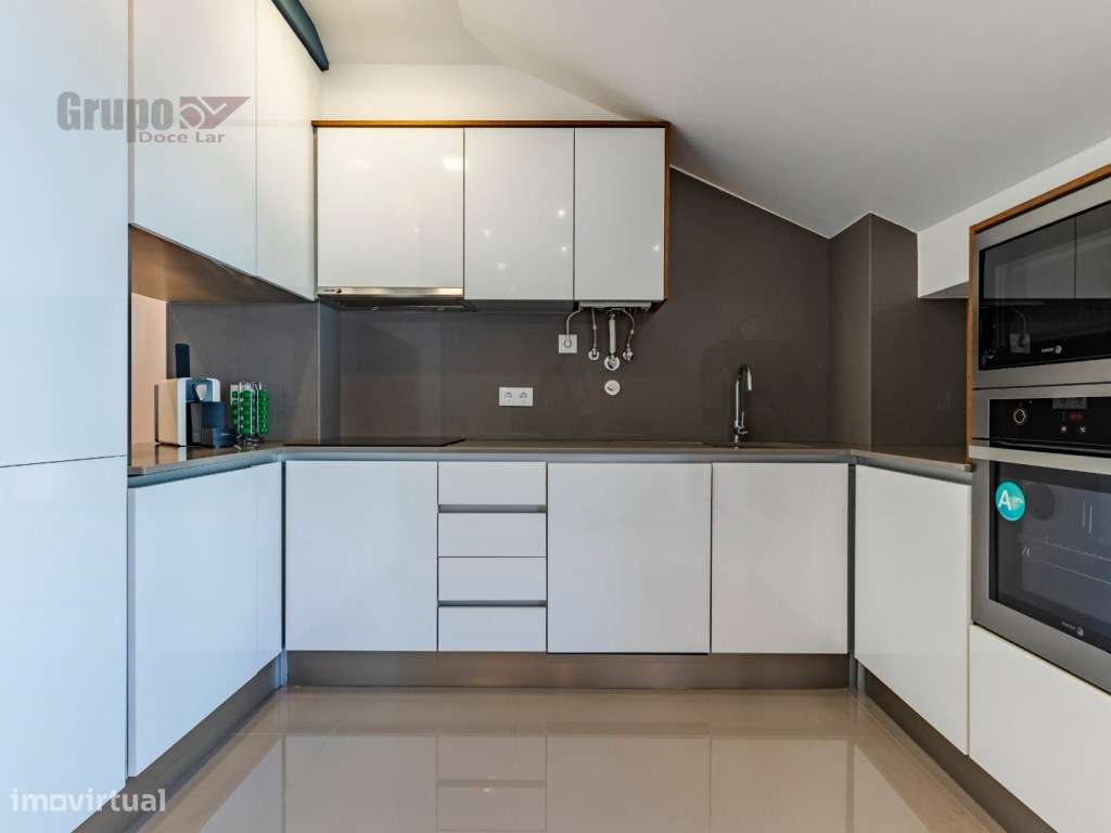 T2 Duplex Exclusivo a 150m da Praia com Vista Mar e Castelo- Sesimbra-28