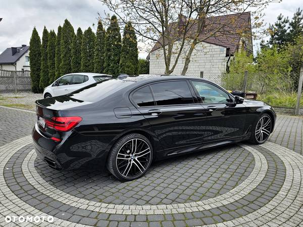 BMW Seria 7 750i xDrive - 10