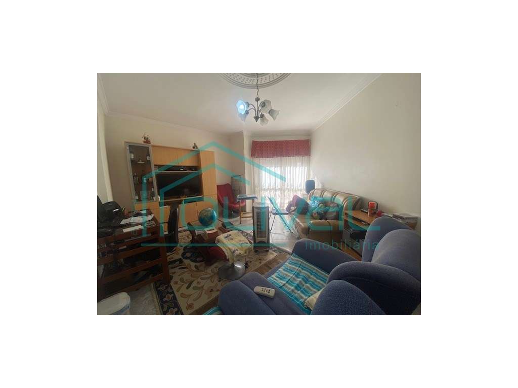 Apartamento T3 à venda em Alverca-8