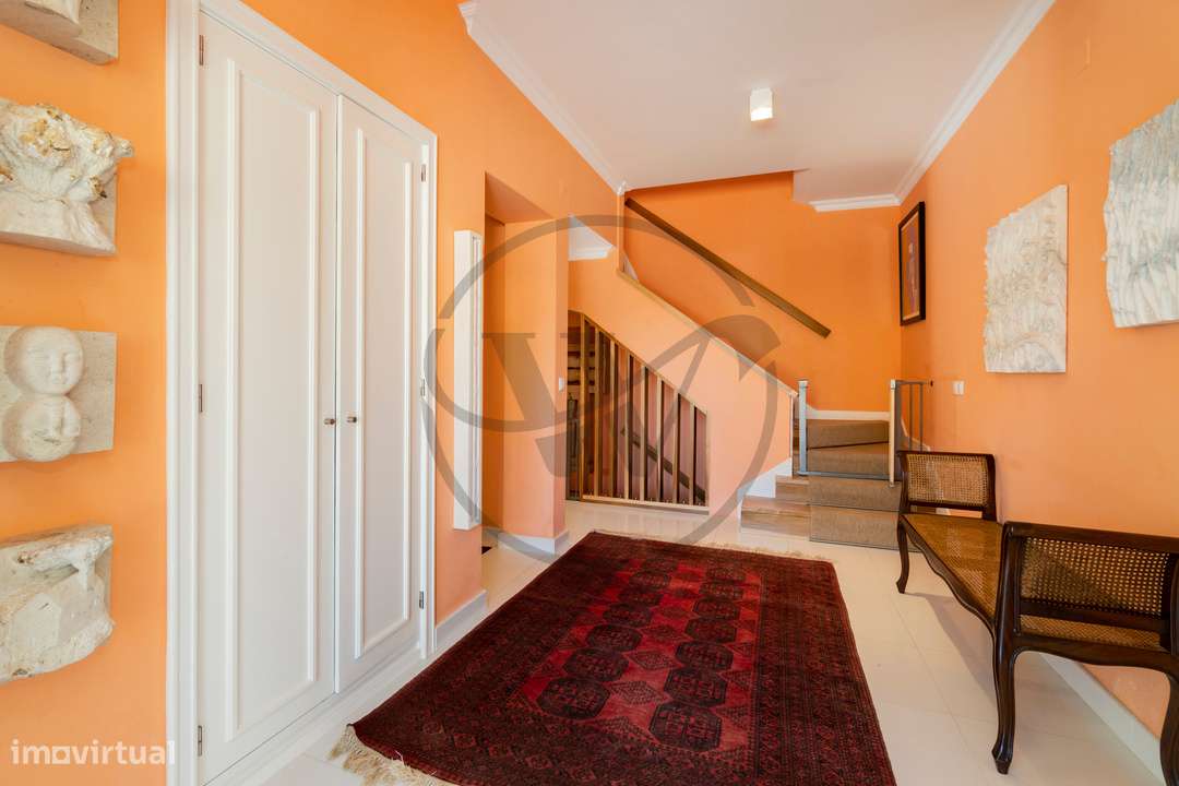 Moradia T5 Remodelada – Luxo no Resort Quinta da Penha Longa-11