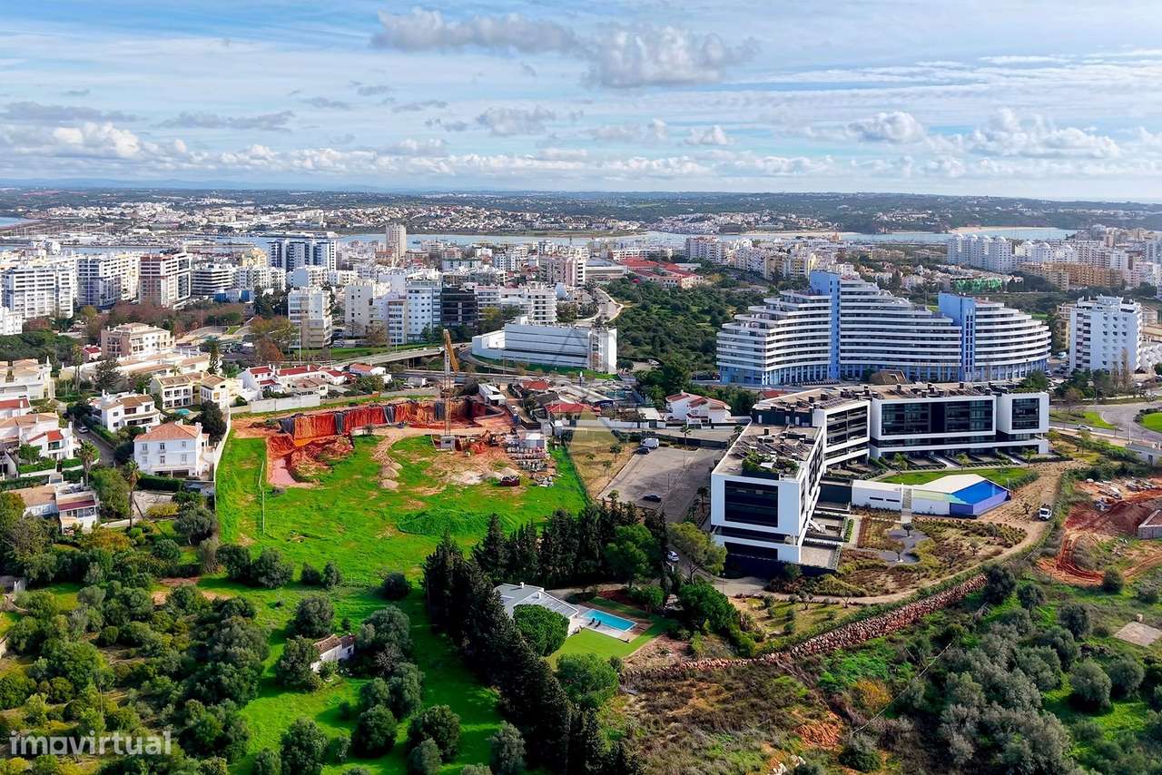 APARTAMENTO T2 COM 137,60m2 COM BOX E TERRAÇO PRIVATIVO NO HORUS RESID-29