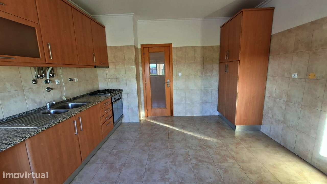 Apartamento T2 com 124m2 com garagem e arrecadação no Montijo - Grande imagem: 5/15