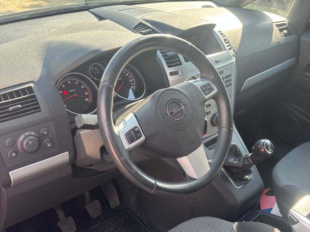 Opel Zafira B 1.6 Active 2011